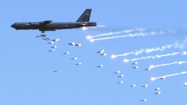 ABD bombardıman uçağı Çin hava sahasına girdi