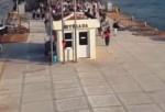 Vapur’un terasında oturmak için yarışan insanlar böyle tiye alındı
