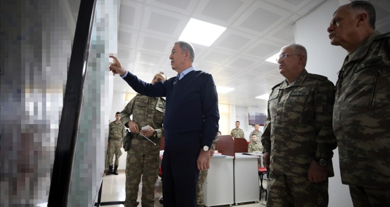 BAKAN AKAR SINIRDA İNCELEMELERDE BULUNDU