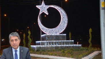 BAŞKAN YAVUZ; “KIRIKHAN’IN DÖRT BİR YANINI AY YILDIZ İLE SÜSLEMEYE DEVAM EDİYORUZ”