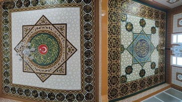 Konyalı nakkaş Kırıkhan Ahmet Yesevi Camisini nakşediyor