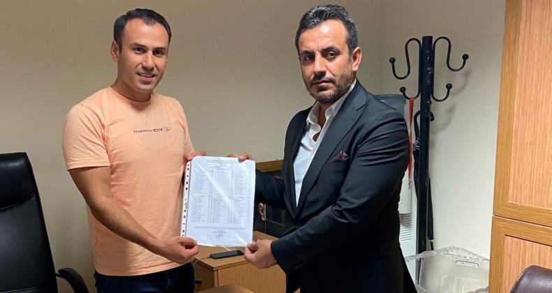 MHP Kırıkhan İlçe Başkanı Hamza Cirnooğlu , mazbatasını aldı