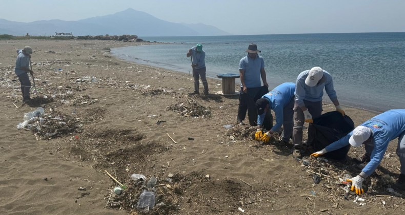 HBB’DEN SAMANDAĞ’DAN ERZİN’E KADAR OLAN KIYI ŞERİDİNDE TEMİZLİK ÇALIŞMASI