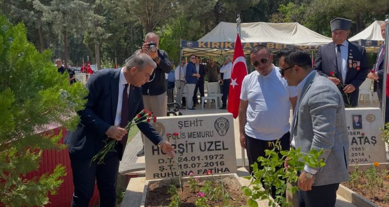 15 Temmuz Şehitleri Kırıkhan Şehitliği’nde Dualarla Yâd Edildi