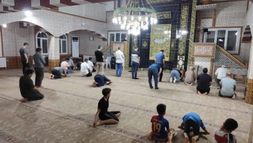 Kırıkhan Mevlana Camii’nde Sabah Namazı Coşkusu