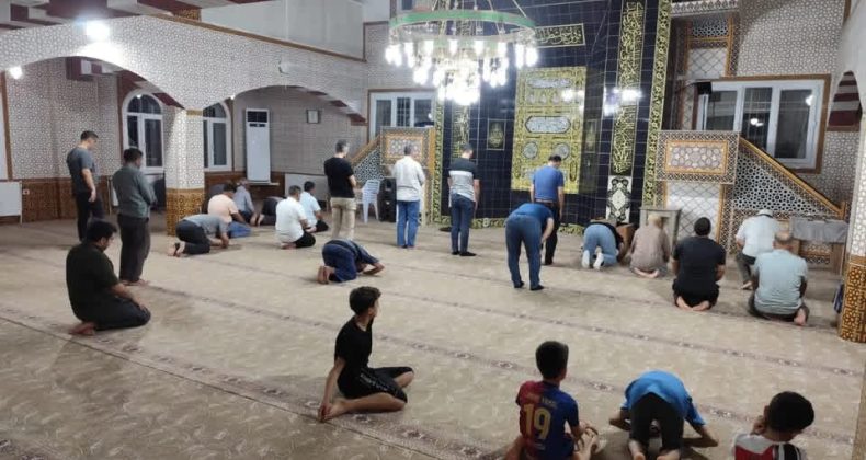 Kırıkhan Mevlana Camii’nde Sabah Namazı Coşkusu