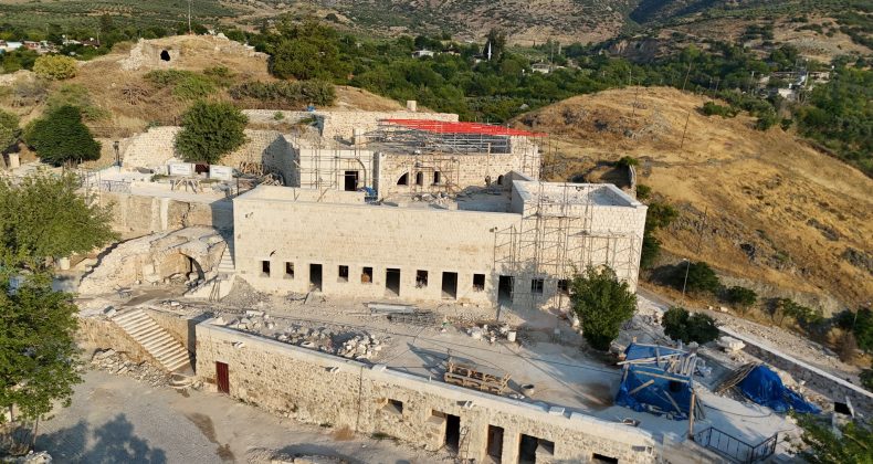 Kırıkhan’ın Manevi Muhafızı Yeniden Ayağa Kalkıyor: Bâyezîd-i Bistâmî Türbesinde Restorasyon Sürüyor
