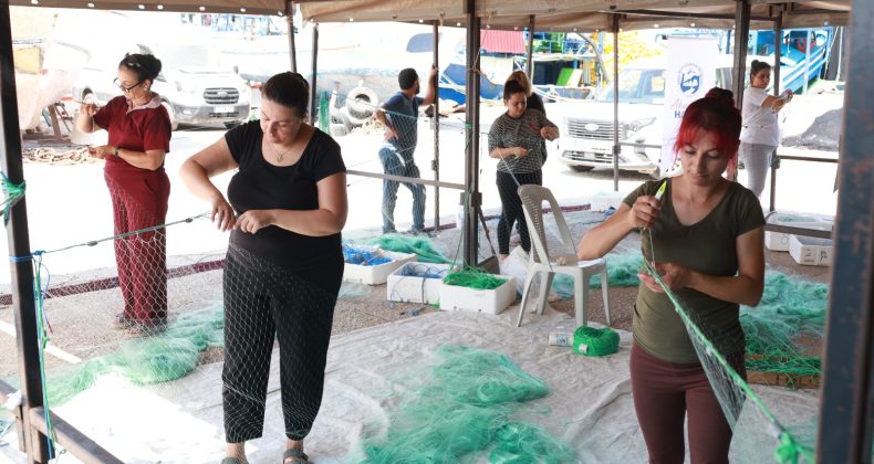 SAMANDAĞ’DA BALIK AĞLARI ÖRÜLÜYOR, ÜRETİM GÜÇLENİYOR