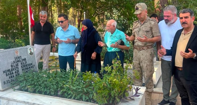 Kırıkhan Kaymakamı Cankatar’dan Şehit Bilge Kıldı’nın Kabrine Anlamlı Ziyaret