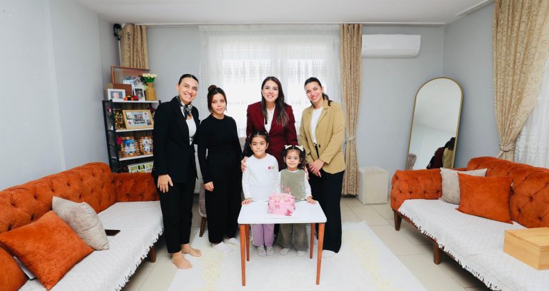 Esra Masatlı “Yüreğimizdeki Işık” Projesi Kapsamında Antakya’da Aileleri Ziyaret Etti