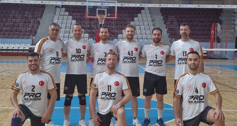 Kırıkhan İlçe Millî Eğitim Voleybol Takımı Namağlup Finale Yükseldi!