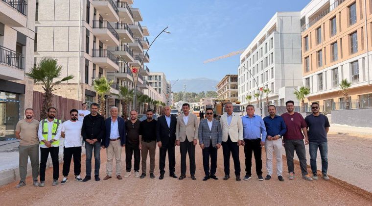 KANATLI’DA YENİ ÇARŞI ŞEKİLLENİYOR: 30 METRELİK CADDE, DÜZENLİ PARK ALANLARI