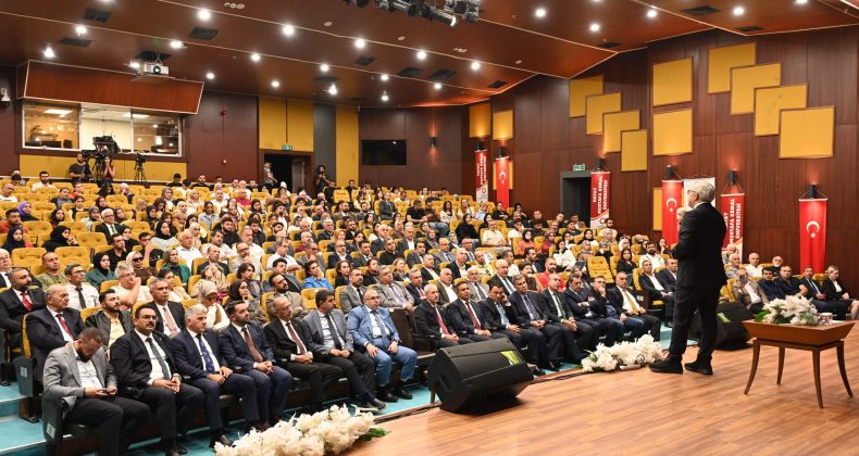 Doç. Dr. Hüseyin Yayman Hatay Mustafa Kemal Üniversitesinde Konuştu: “Türkiye Yüzyılı’nda Milli Dayanışma ve Kardeşlik”