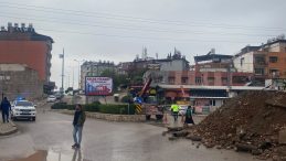 Nuriye Civelek Caddesi Köprübaşı Mevkii Geçici Olarak Trafiğe Kapatıldı!