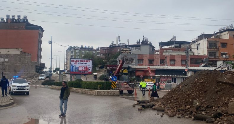 Nuriye Civelek Caddesi Köprübaşı Mevkii Geçici Olarak Trafiğe Kapatıldı!