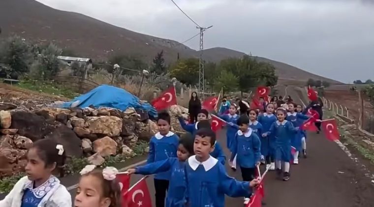 Kırıkhan’da Coşkulu Kutlama: İncirli Köyü İlkokulu Öğrencilerinden Renkli Görüntüler