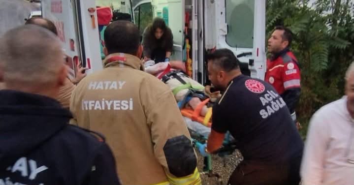 Kayalıklardan Düşen Vatandaş İtfaiye Tarafından Kurtarıldı