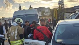 Antakya’da Trafik Kazası: Ekiplerin Hızlı Müdahalesiyle Yaralı Kurtarıldı